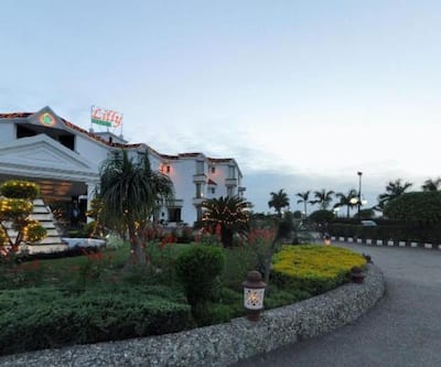 https://imgcld.yatra.com/ytimages/image/upload/t_hotel_yatra_city_desktop/v1435953844/Domestic Hotels/Hotels_Jalandhar/Grand Lilly Resorts/OverView.jpg